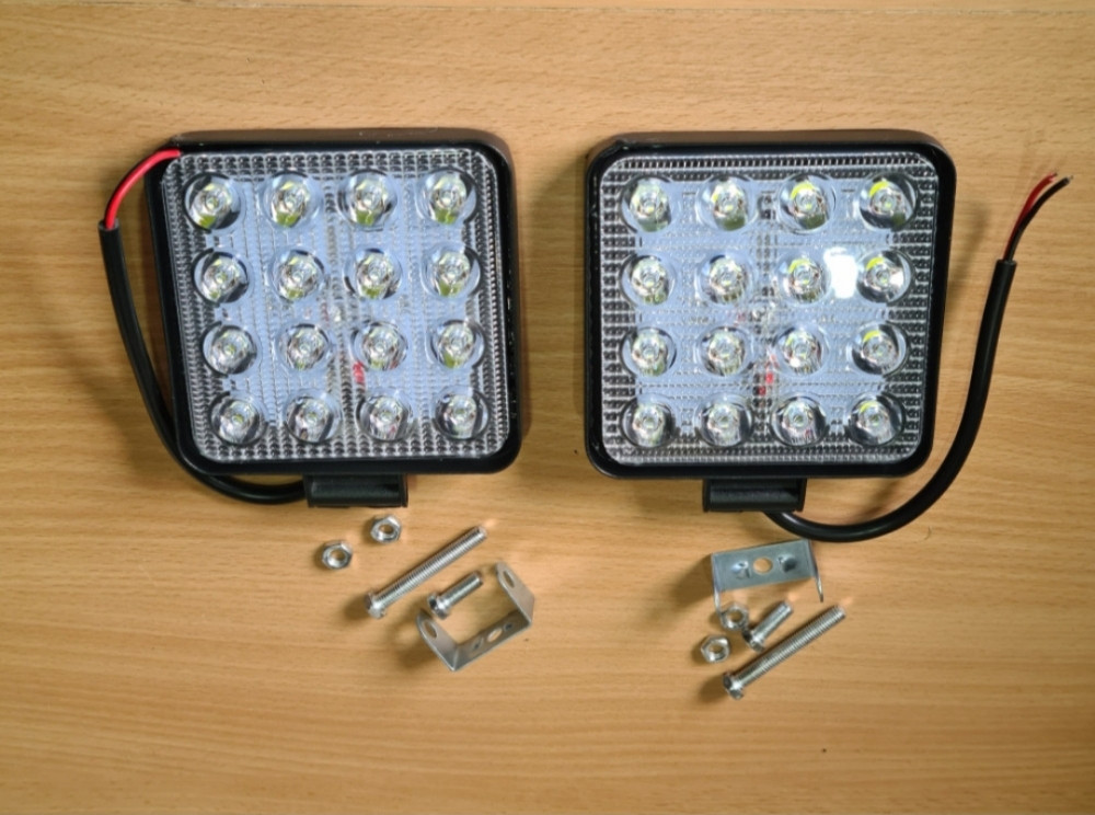 Led far za traktore i radne masine