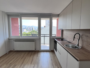 Najam: polunamješten stan Hrasno, Sarajevo