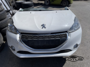 Vozilo u dijelovima PEUGEOT 208 2012-2015 1.2 benzin 60kw