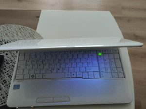 Laptop Toshiba Satellite i5