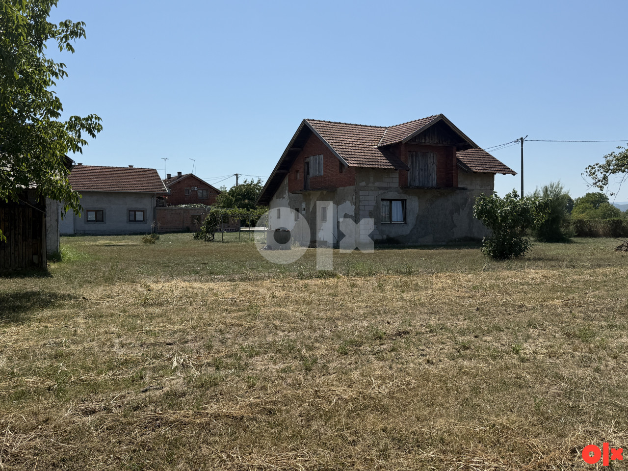 Na prodaju komplet imanje.Odlična lokacija, velika prilika! 3