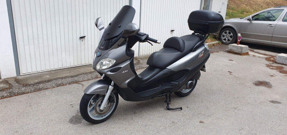 PIAGGIO X9 250 CCM TOP STANJE  AKCIJA REGISTROVAN