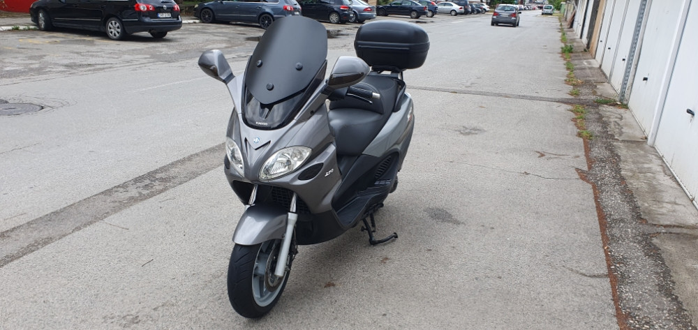 PIAGGIO X9 250 CCM TOP STANJE  AKCIJA REGISTROVAN