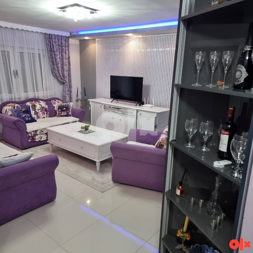 Stan na dan Tuzla , parking , dvoriste, jacuzzi