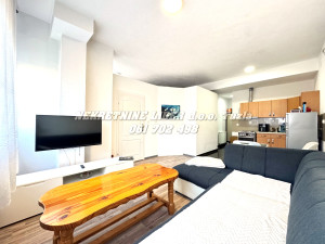 Renoviran manji dvosoban stan 42m2, mirna lokacija