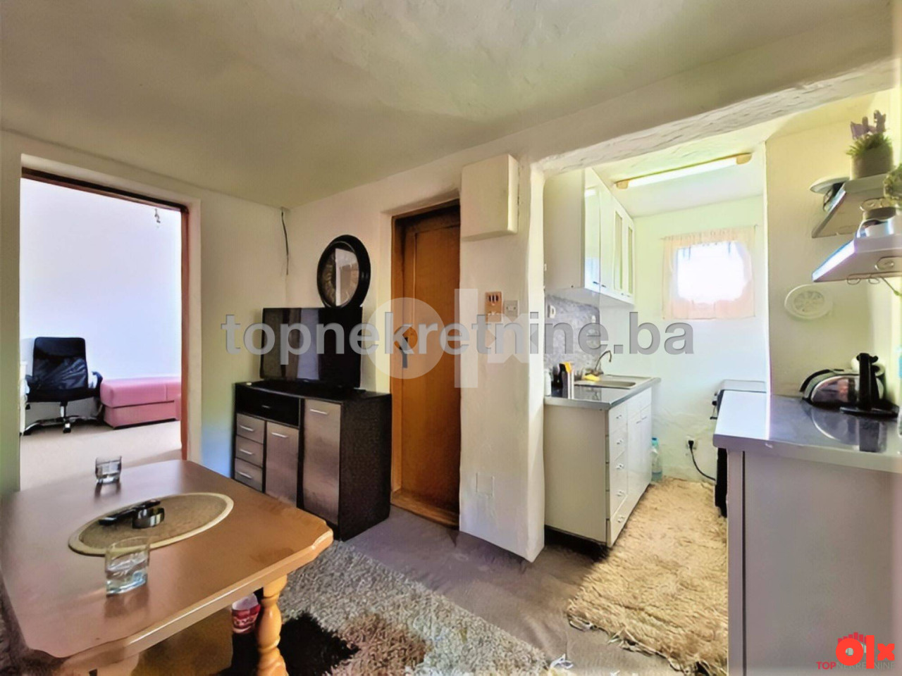 Kuća 38m2 sa 3 manja objekta i okućnicom od 1887m2, Kobilja Glava 9