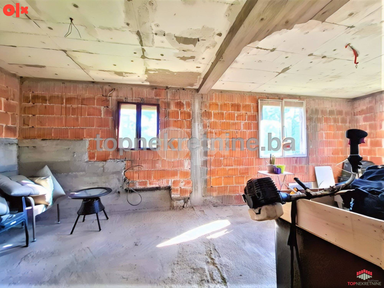 Kuća 38m2 sa 3 manja objekta i okućnicom od 1887m2, Kobilja Glava 14