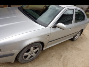 Skoda Octavia oktavia A4 dijelovi djelovi 063734420