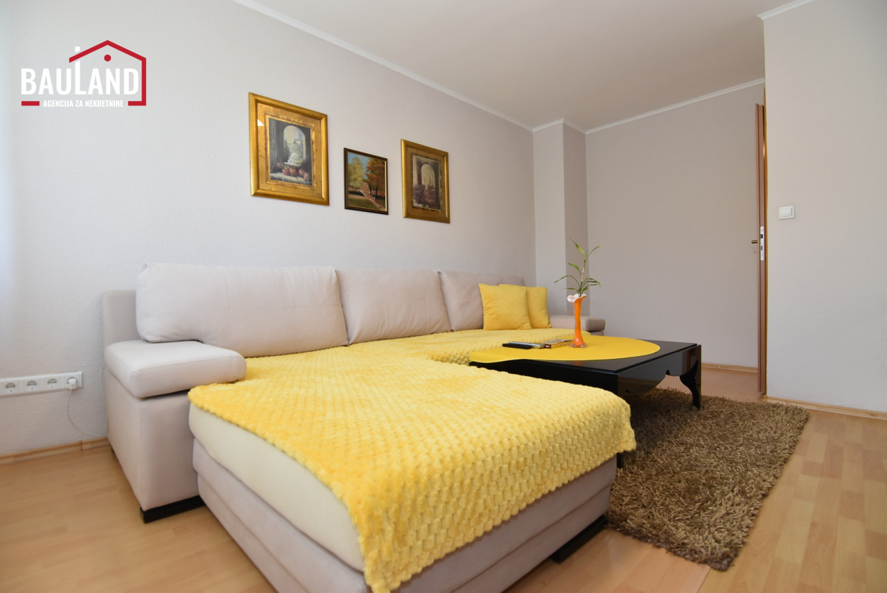Dvosoban renoviran stan, 60m2 / Koševsko brdo, Centar
