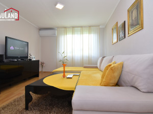 Dvosoban renoviran stan, 60m2 / Koševsko brdo, Centar