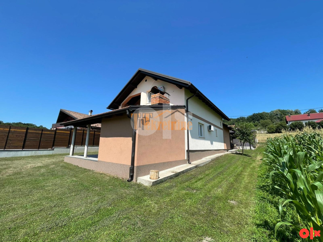 Kuća 160m2 i placa 1190m2 - Slatina 3
