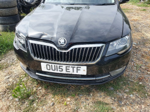 Prvi prednji branik maska Skoda Super B 2015g