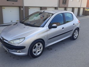 Pezo 206