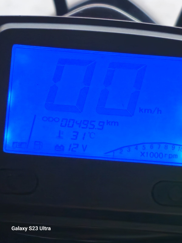 Quad 250  samo 500kilometara na satu