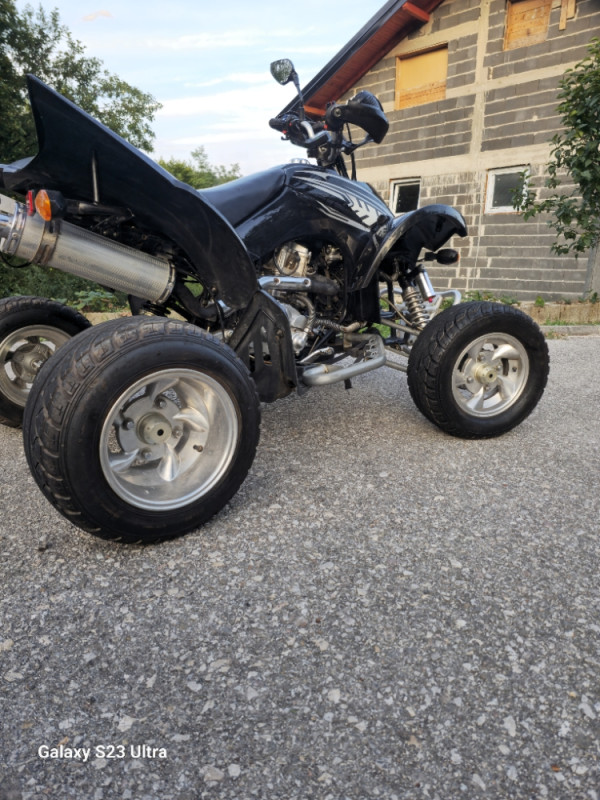 Quad 250  samo 500kilometara na satu