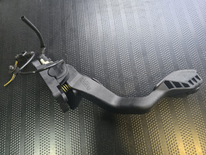 Citroen C4 1.6 HDI papucica gasa 0 280 755 001