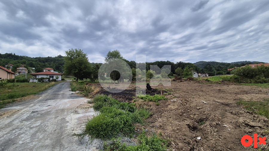 Zemljište Banovići 2401m2, 60KM/m2 2