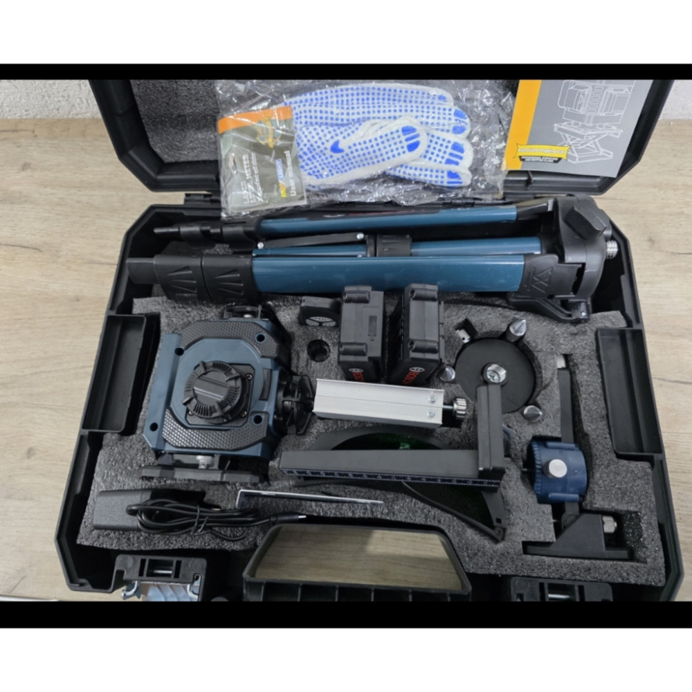 4D LASERSKI NIVELATOR BOSCH+TRONOŽAC