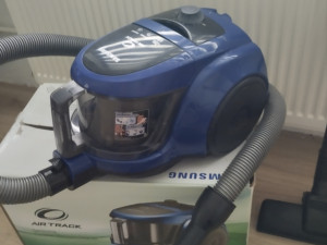 Samsung 1800W na posudu