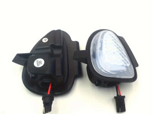 Svjetlo ispod retrovizora golf 6