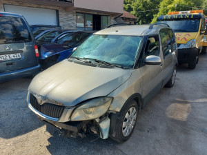 Skoda roomster scout 1.9 tdi 2007 godina udarena