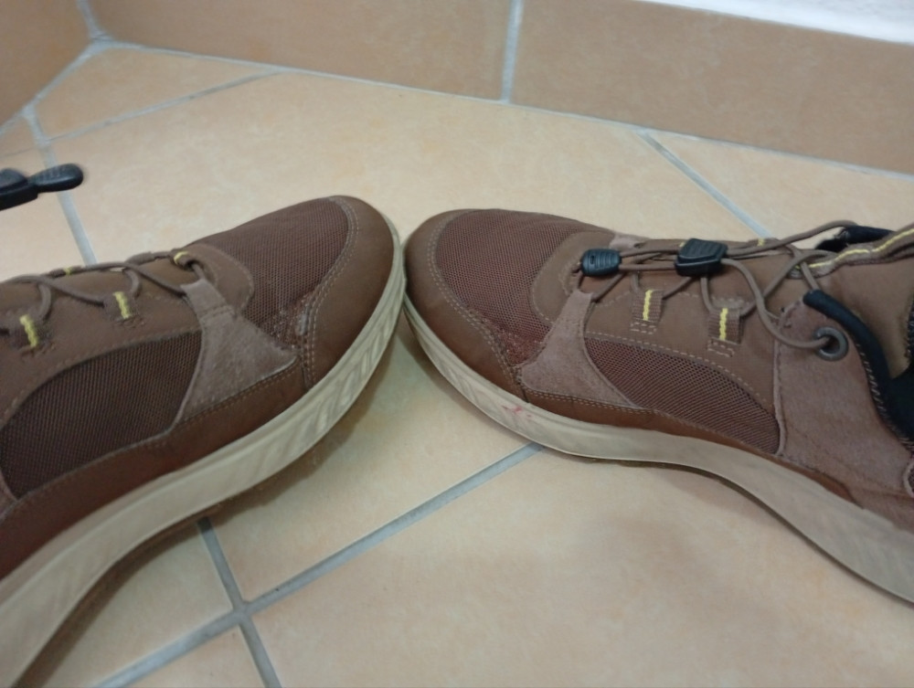 ECCO Gore Tex patike br 42