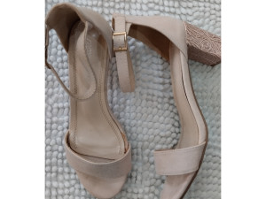 Sandale broj 38