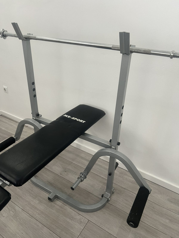 Bench klupa ravna sa nosacima i dodacima za noge / prsa MAX SPORT