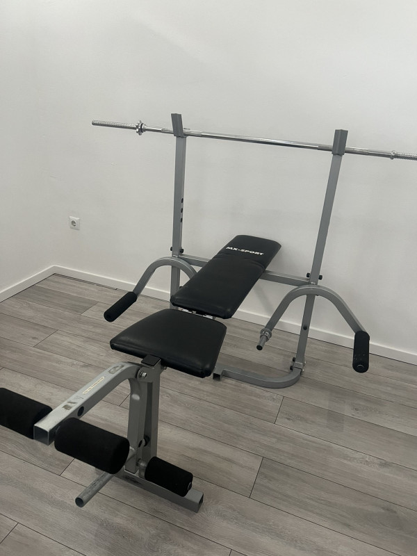 Bench klupa ravna sa nosacima i dodacima za noge / prsa MAX SPORT
