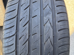 Prodajem 2 gume 245/40/19 Gislaved 2023.g