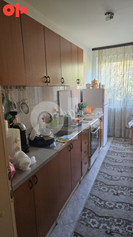 Dvosoban stan sa garažom/poslovnim prostorom u centru Kladnja 11