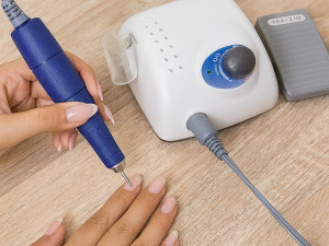 Elektricna brusilica turpija za nokte / STRONG 210 manikir