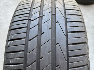 Prodajem 2 gume 255/40/20 Hankook