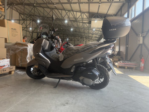QJMOTOR SKUTER 200cc