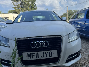 Audi a3 prednji branik 063 339 996