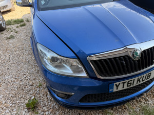 lijevi desni far farovi skoda oktavija 063339996