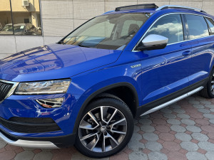 ŠKODA Karoq 2.0 "SCOUT" Full LED Pano Kam Keyless Ambient Canton