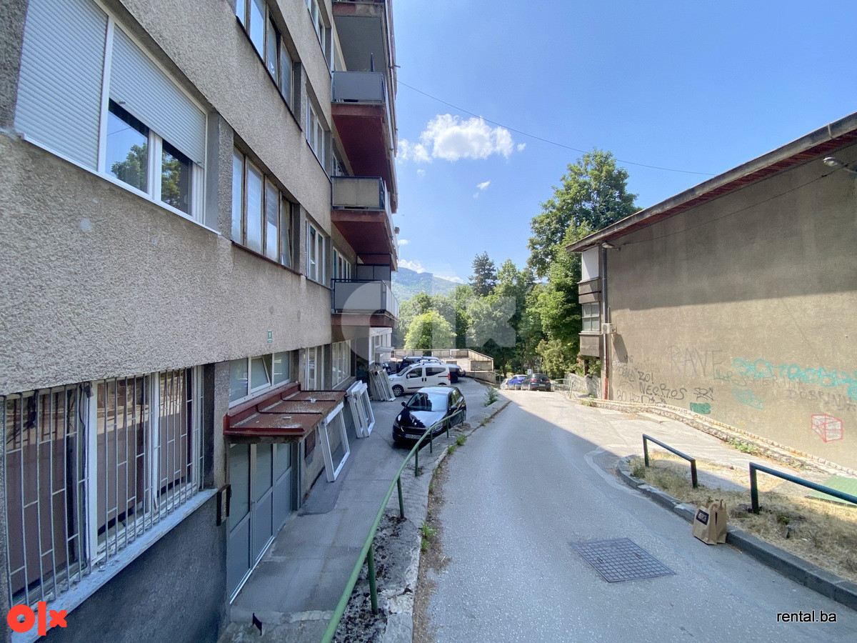 Trosoban stan najam Centar Sarajevo 24