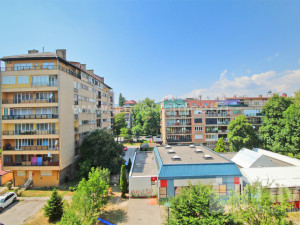 TIM: Grbavica - Trosoban stan 69m2 na odličnoj lokaciji