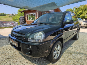 HYUNDAI TUCSON 2009.GOD 2.0 BENZIN / PLIN / PERFEKTNO STANJE /