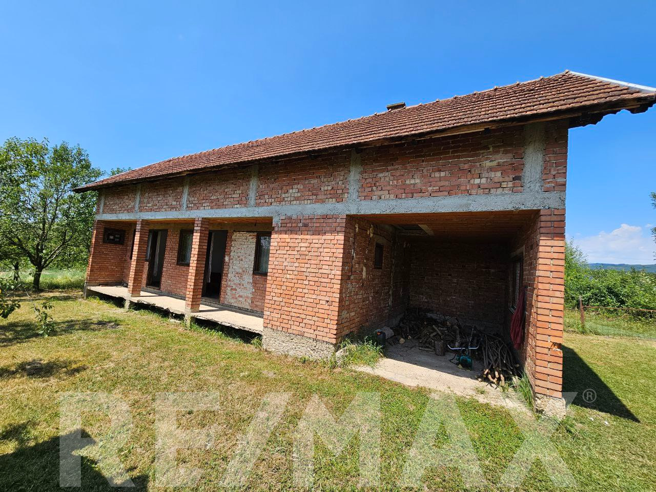 Zemljište 11370m2 sa objektom - Petrov Gaj/Prijedor 3