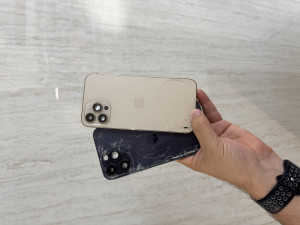 Zamjena zadnjeg stakla iPhone reparacija sa laserom