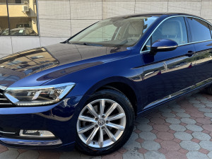 VW Passat B8 2.0 TDi DSG "Comfortline" Full LED Kamera Navigacija