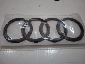Znak Audi crni 27x9.5