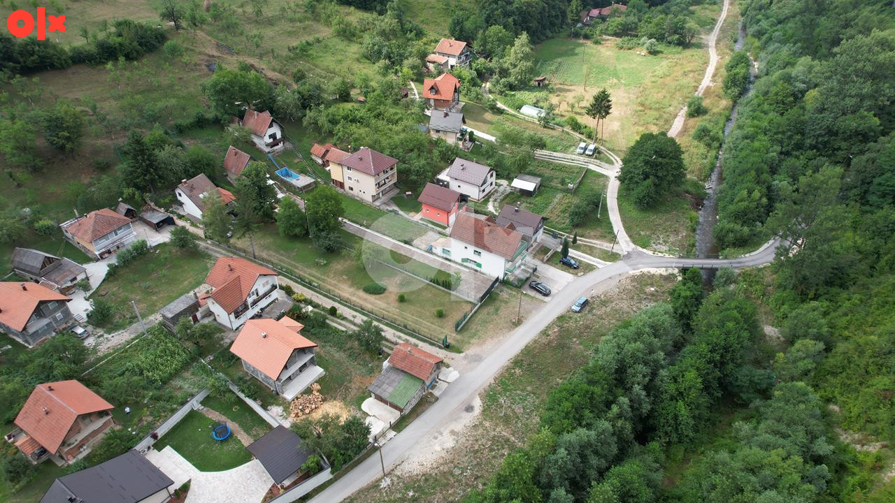 Imanje u prigradskom naselju Kasapovići - ZENICA 9