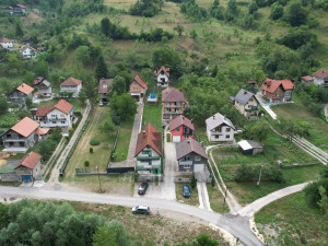 Imanje u prigradskom naselju Kasapovići - ZENICA photo 3