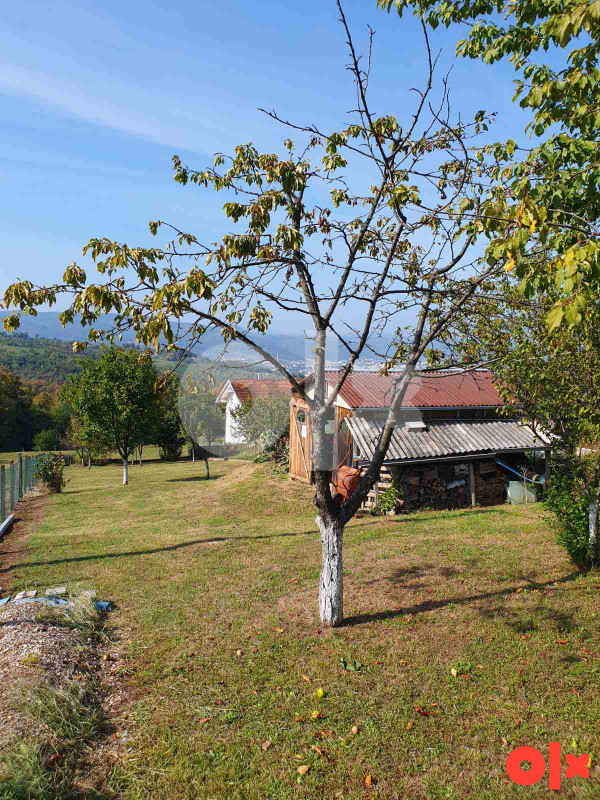 EN1289 KUĆA/VIKEDICA NA ODLIČNOJ LOKACIJI NA VRHU KRČMARICA.