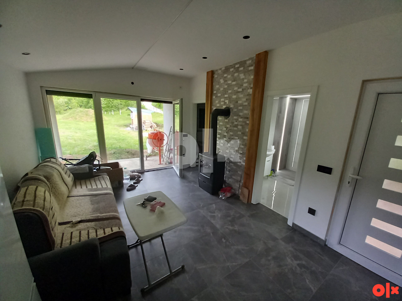 Vikendica / Glavaticevo / 650 m2 Zemljiste / Konjic 2