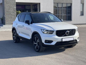 Volvo XC 40 B4 AWD m.hybrid R-DESIGN