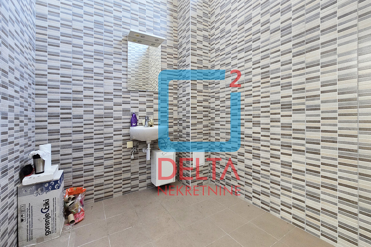 Poslovni objekat / prostor / 1.490m2 / Stup / Ilidža 9
